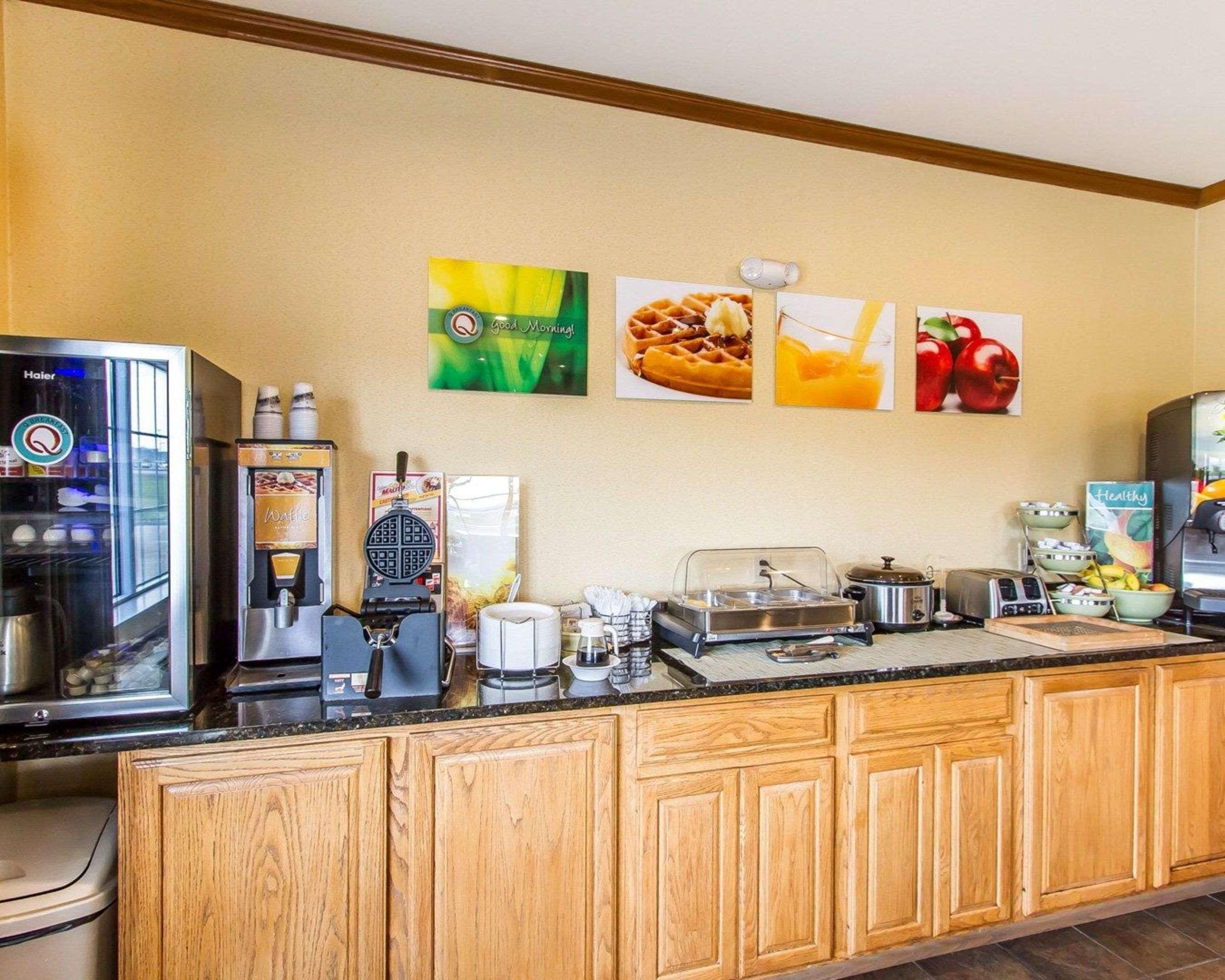Quality Inn Pontiac Il Экстерьер фото