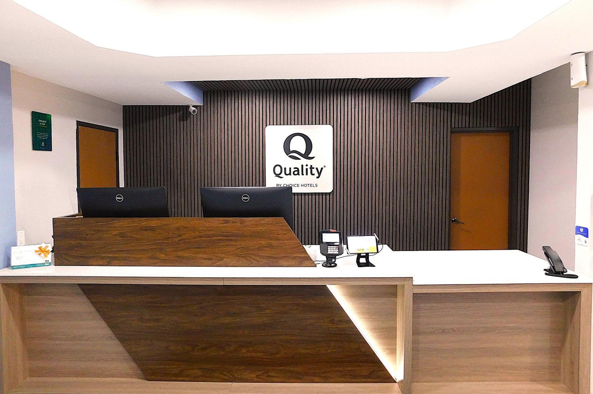 Quality Inn Pontiac Il Экстерьер фото