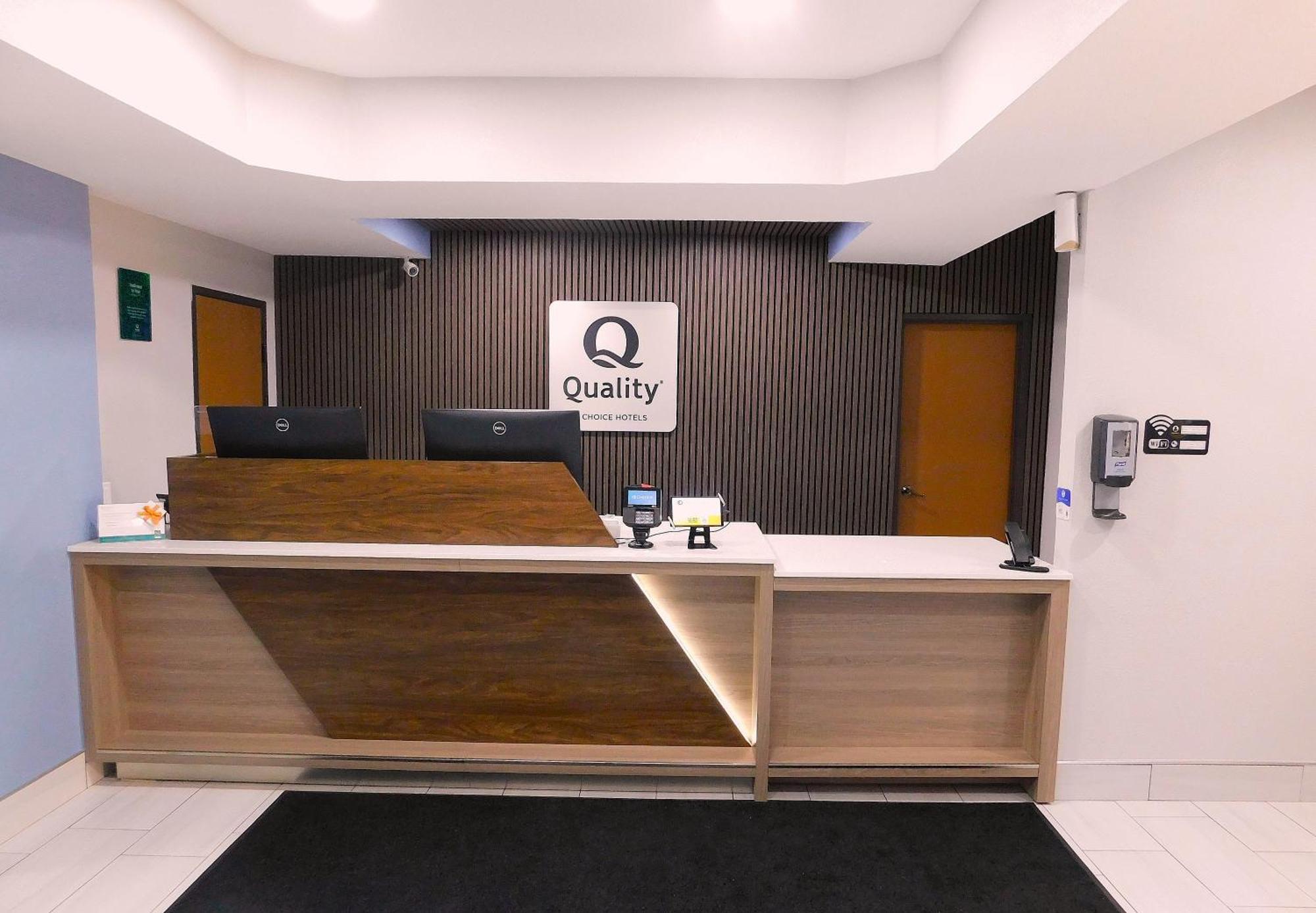 Quality Inn Pontiac Il Экстерьер фото